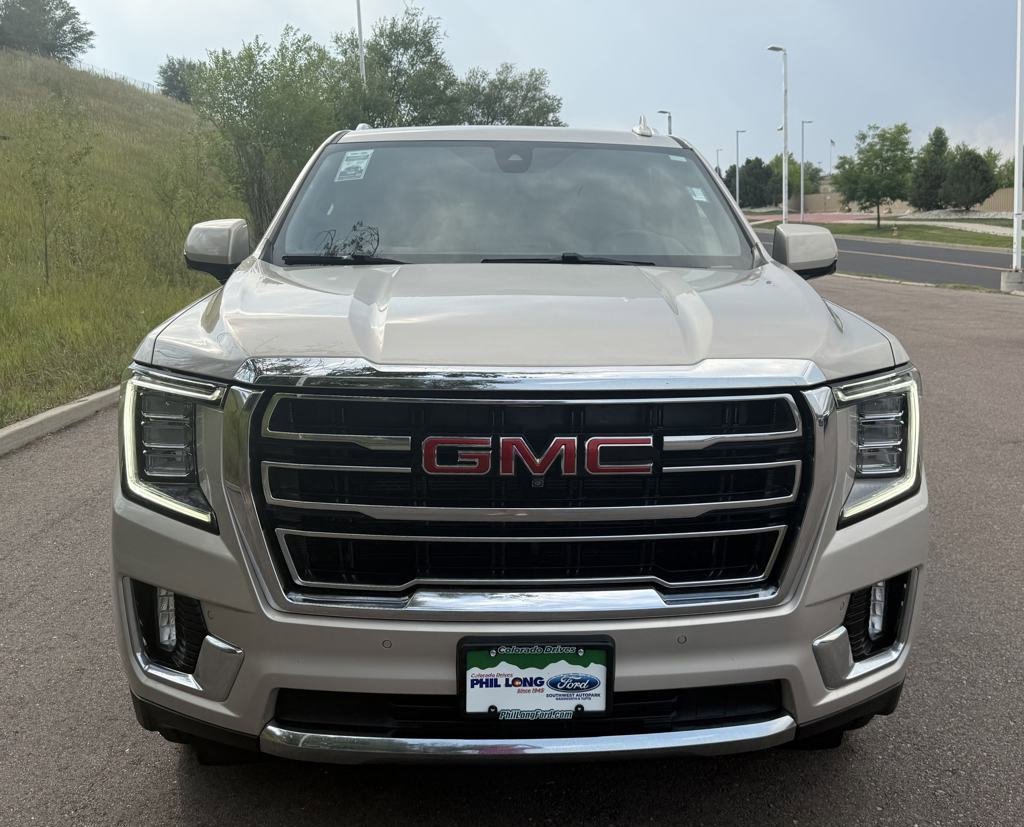 Used 2022 GMC Yukon SLT w/ SLT Luxury Package image 2