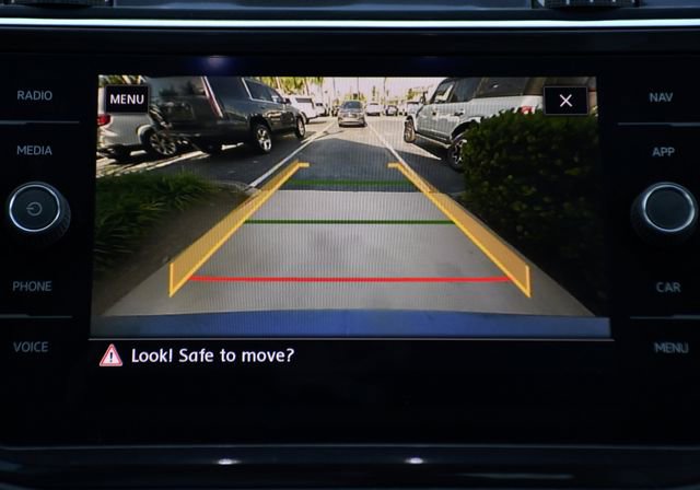 Used 2018 Volkswagen Tiguan SEL image 16