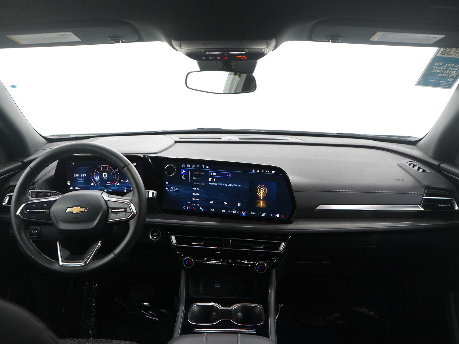 Used 2024 Chevrolet Traverse LT FWD image 14