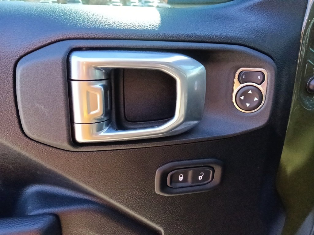 Used 2022 Jeep Wrangler Unlimited Sport image 12