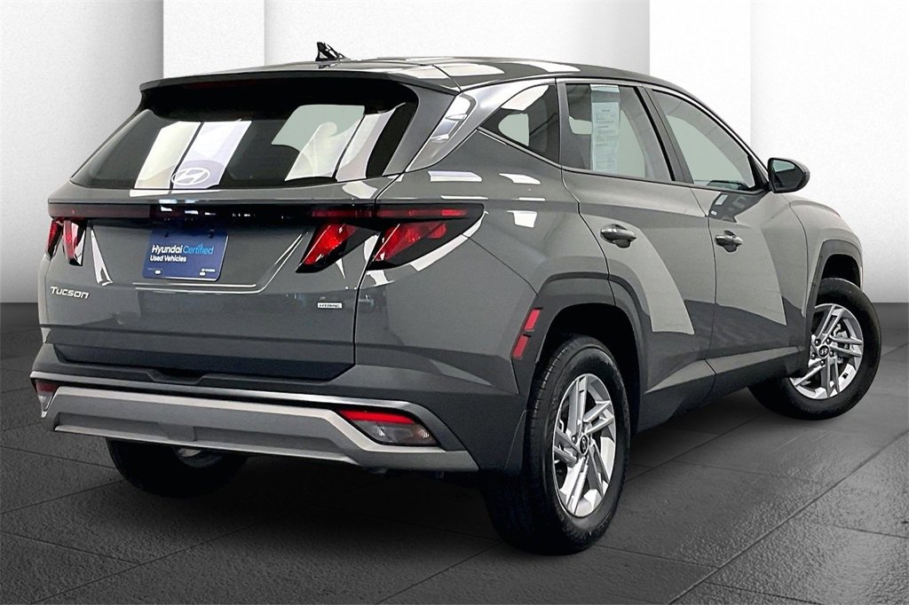 Certified 2025 Hyundai Tucson SE image 12