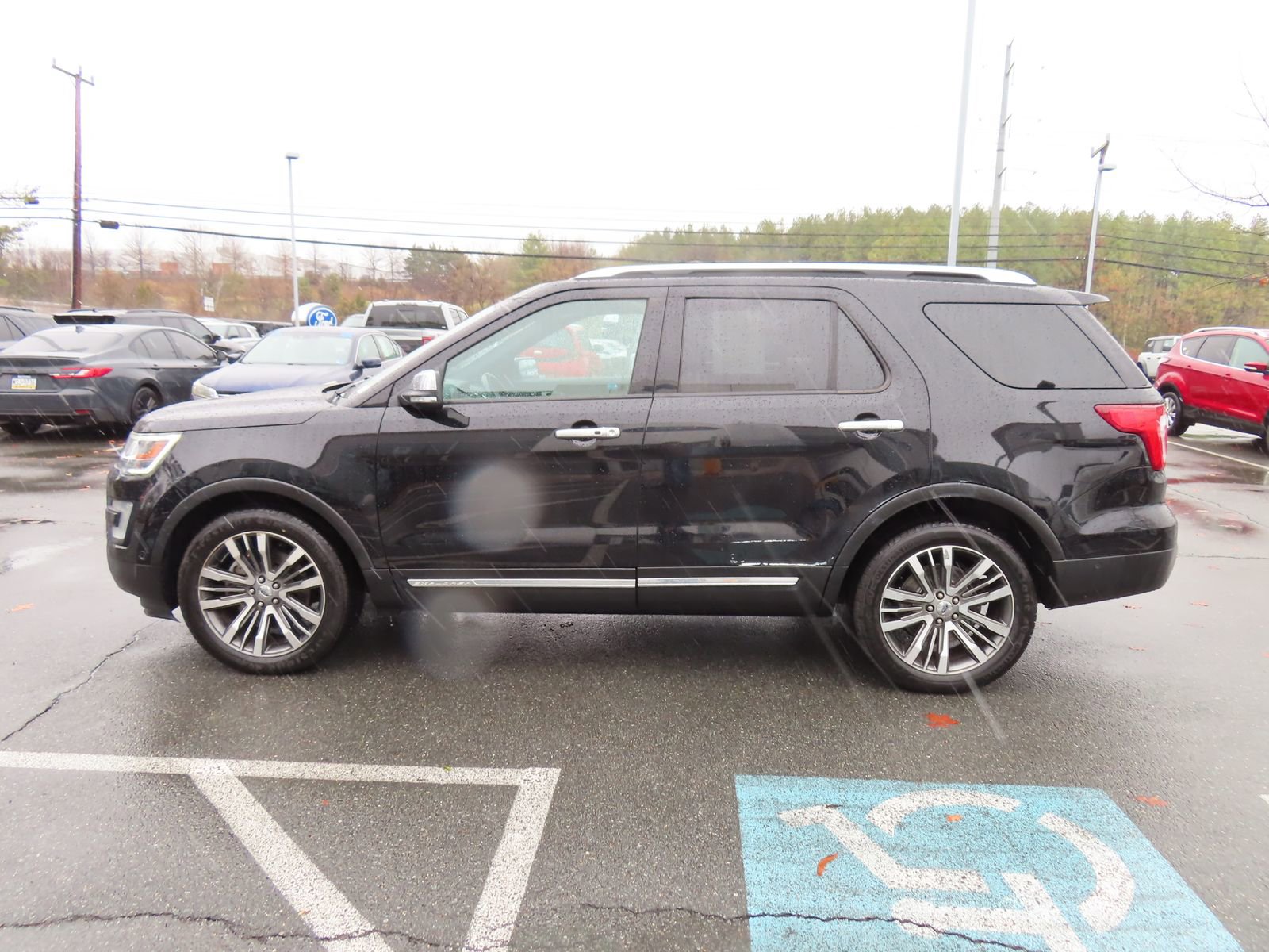 Used 2017 Ford Explorer Platinum image 8