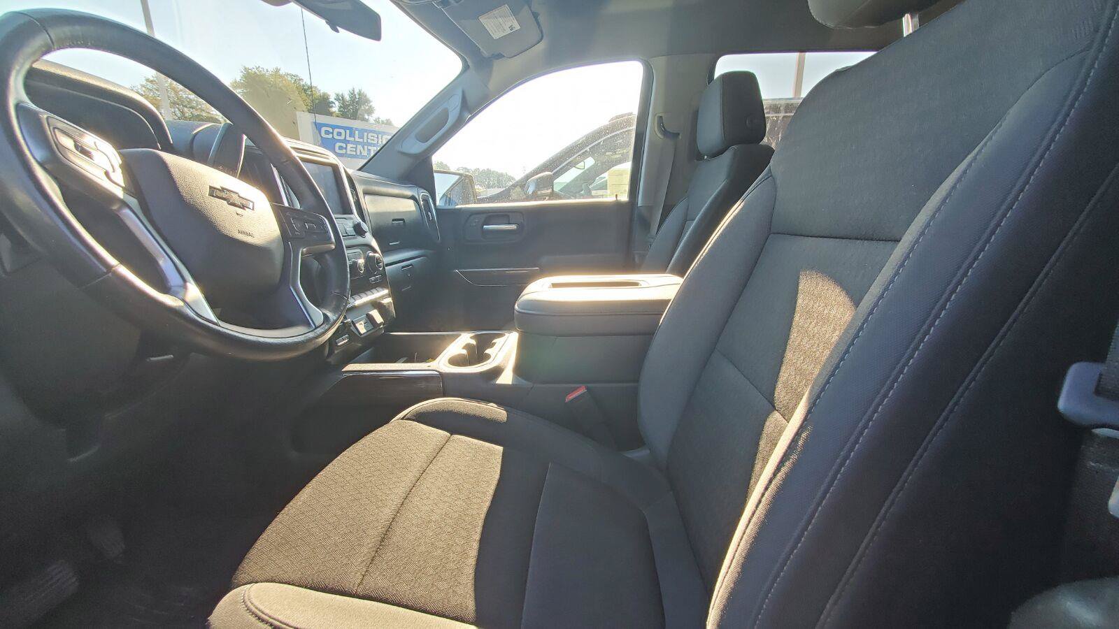 Used 2020 Chevrolet Silverado 1500 RST AWD/4WD image 3