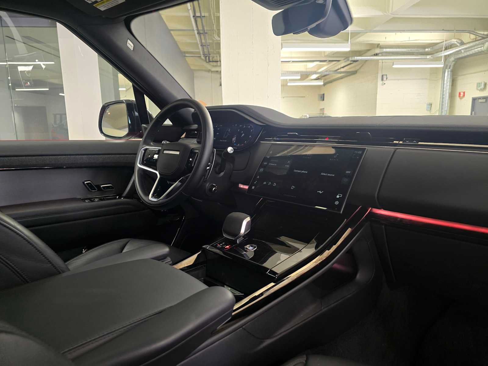Used 2025 Land Rover Range Rover Sport SE AWD/4WD image 11