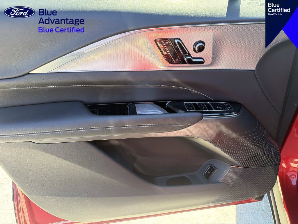 Used 2024 Cadillac Lyriq Tech RWD image 13