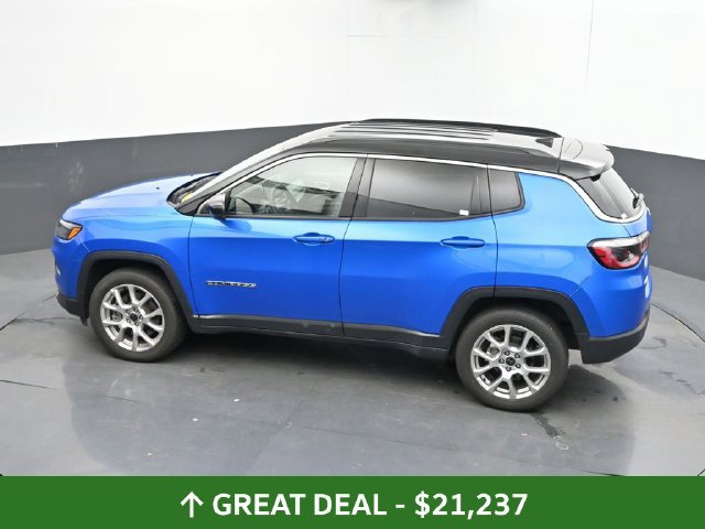 Used 2025 Jeep Compass Limited AWD/4WD image 44