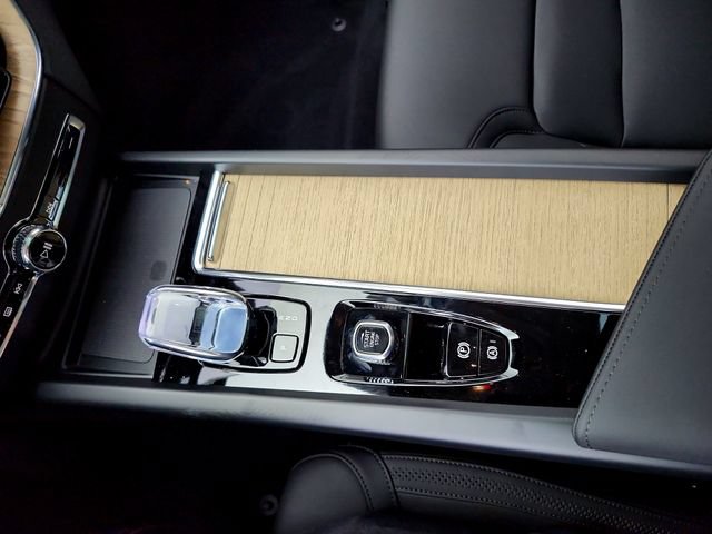 New 2026 Volvo XC60 T8 Plus w/ Protection Package Premier AWD/4WD image 26