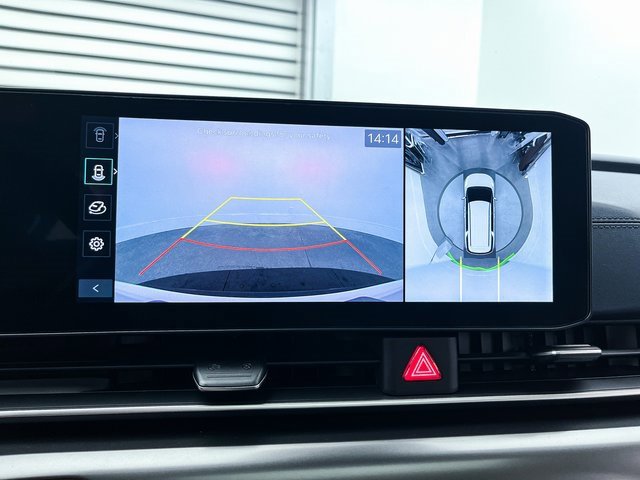 Used 2025 Kia Carnival SX Prestige image 10