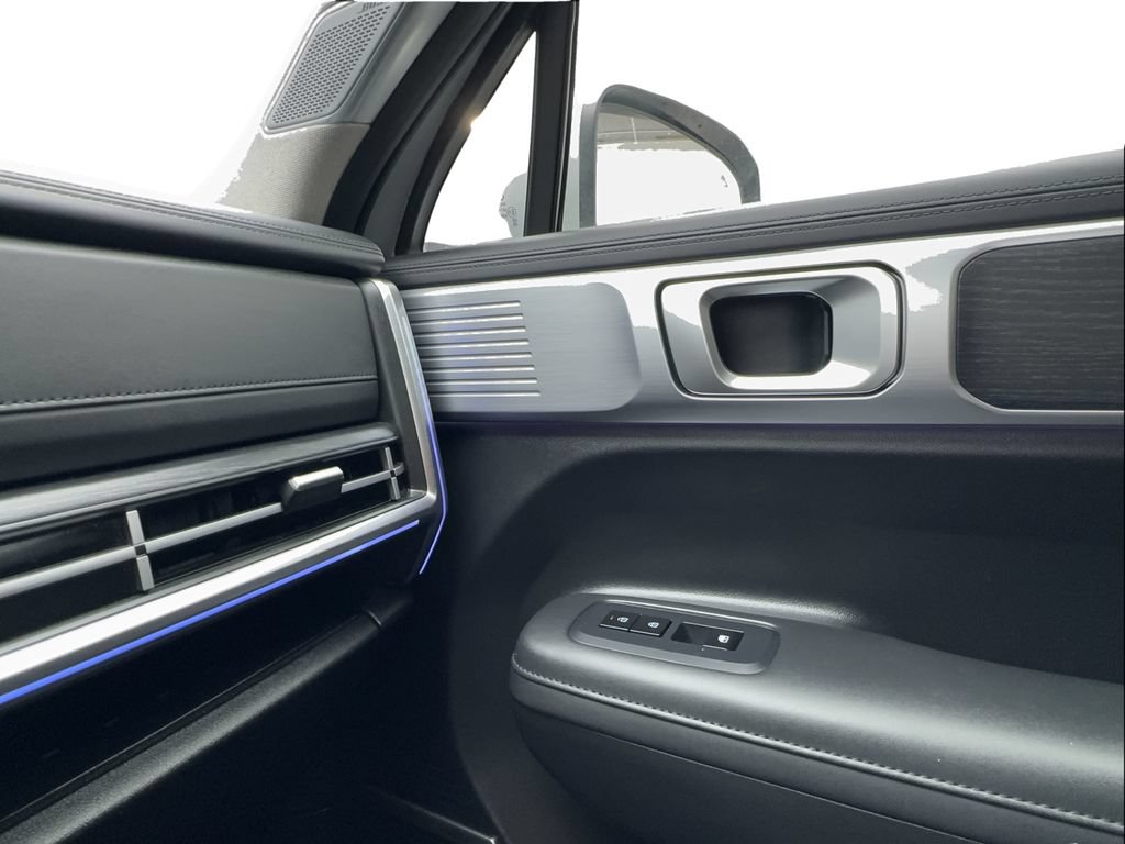 Used 2025 Hyundai Santa Fe Limited FWD image 49