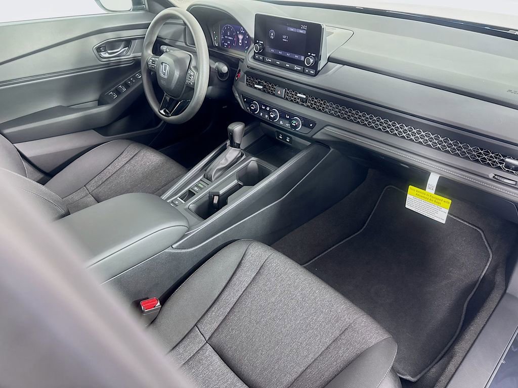 Certified 2025 Honda Accord SE image 36