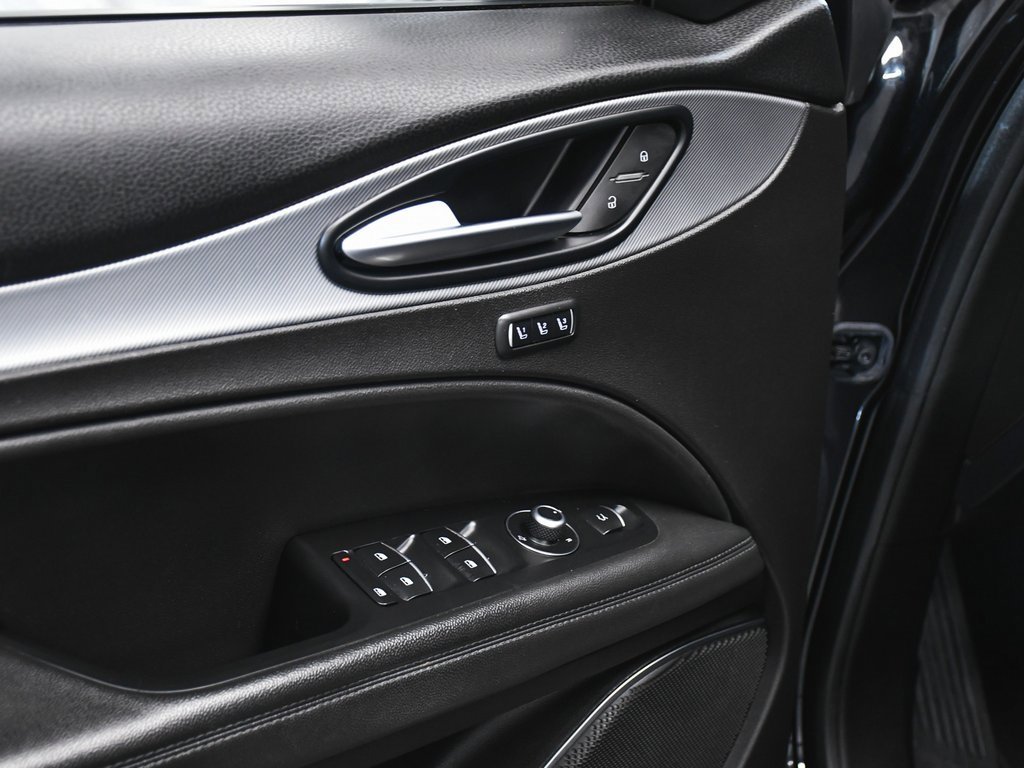 Used 2023 Alfa Romeo Stelvio Veloce image 10