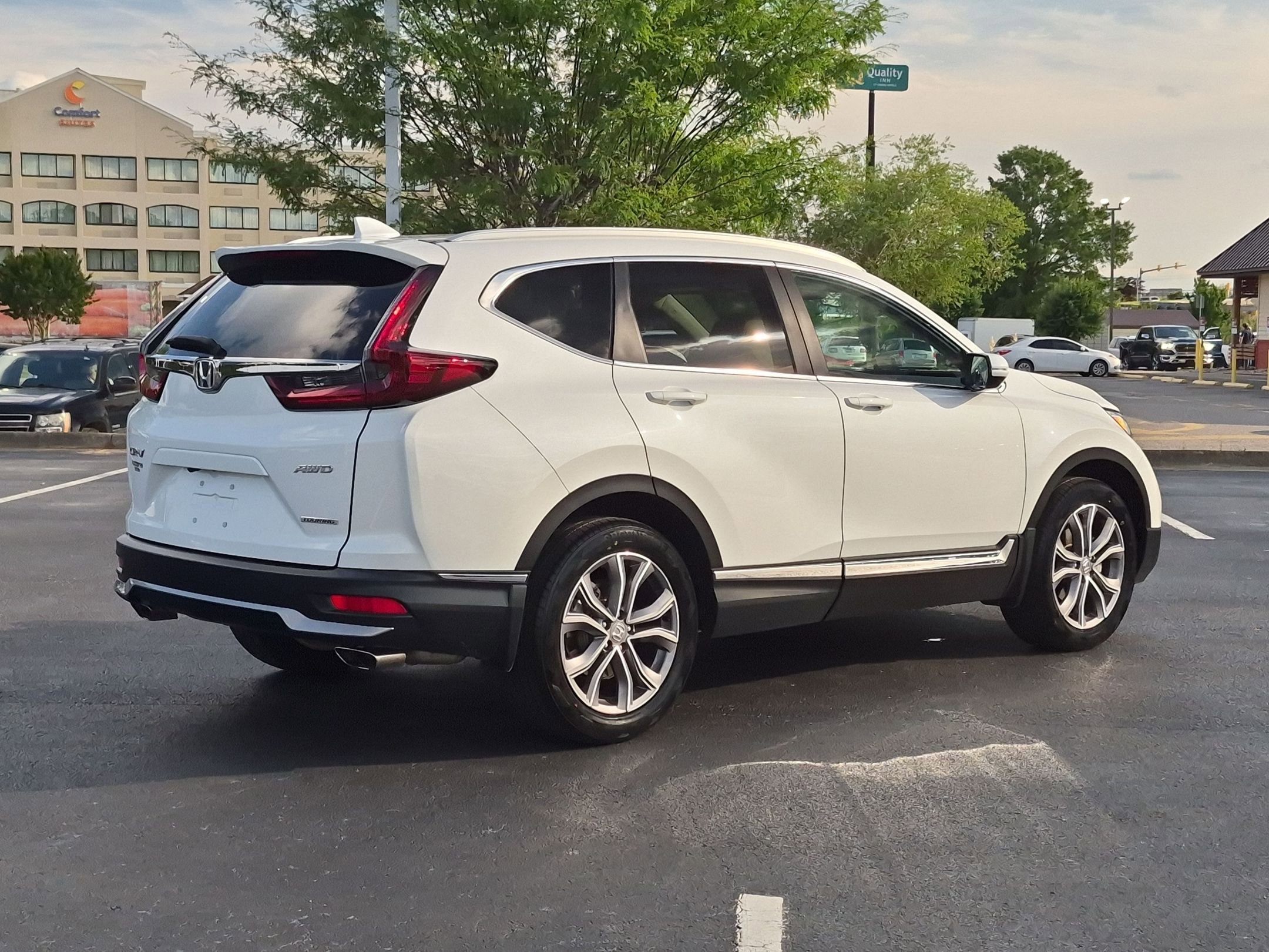 Used 2020 Honda CR-V Touring image 3