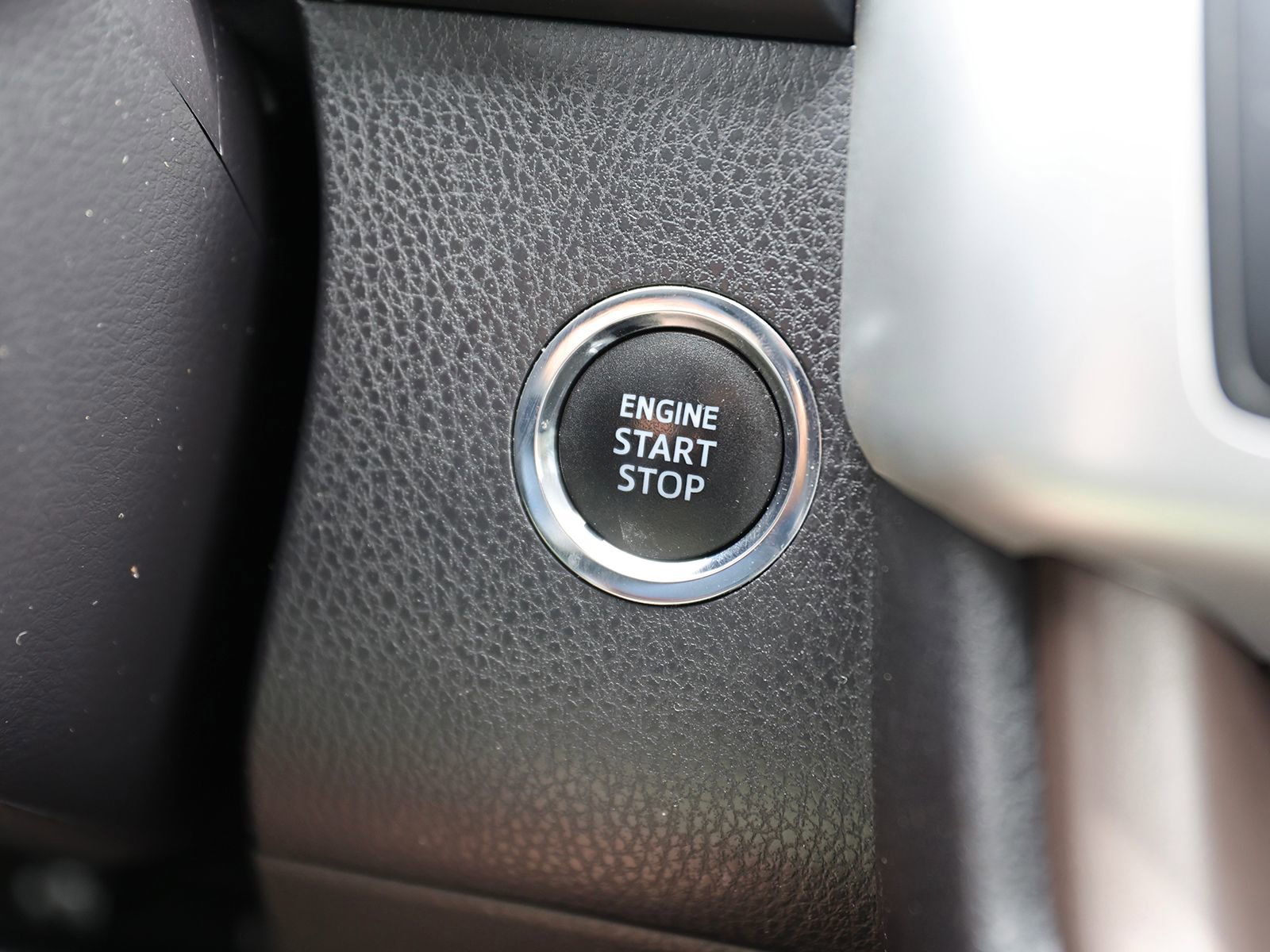 Used 2019 Toyota Highlander XLE AWD/4WD image 36