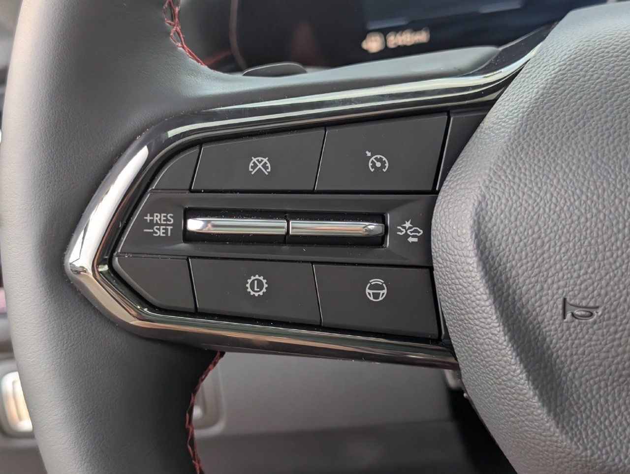 Used 2026 Chevrolet Traverse RS w/ LPO, Floor Liner Package FWD image 22