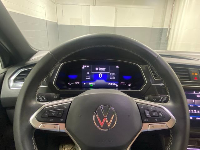 Used 2022 Volkswagen Tiguan SE AWD/4WD image 15