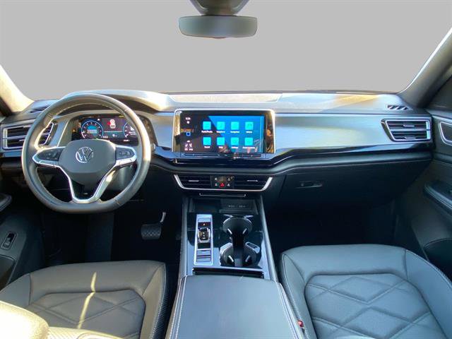 Used 2024 Volkswagen Atlas Cross Sport SE image 17