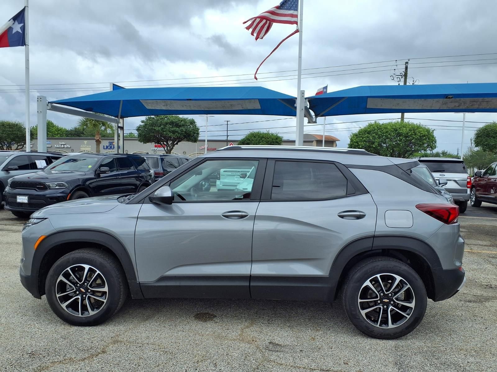 Used 2025 Chevrolet TrailBlazer LT AWD/4WD image 24