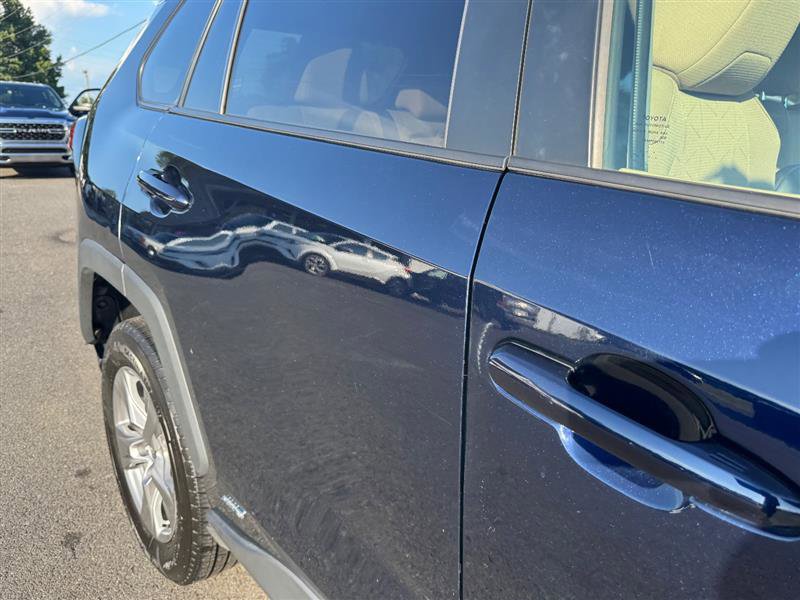 Used 2022 Toyota RAV4 XLE image 26