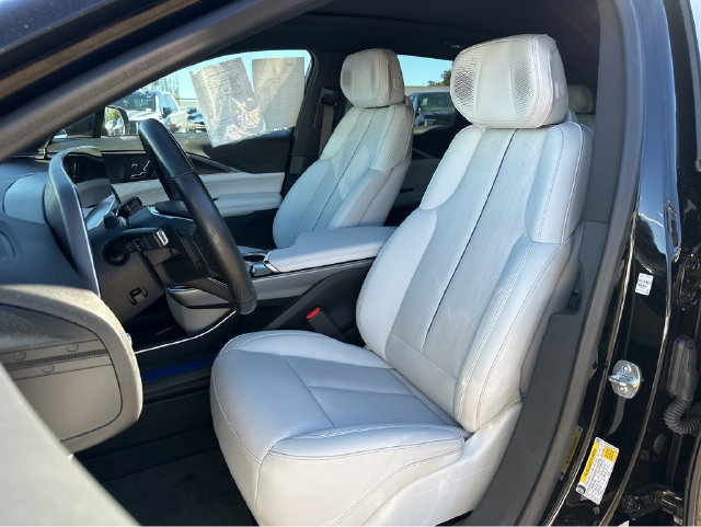 Certified 2024 Cadillac Lyriq Luxury AWD/4WD image 25