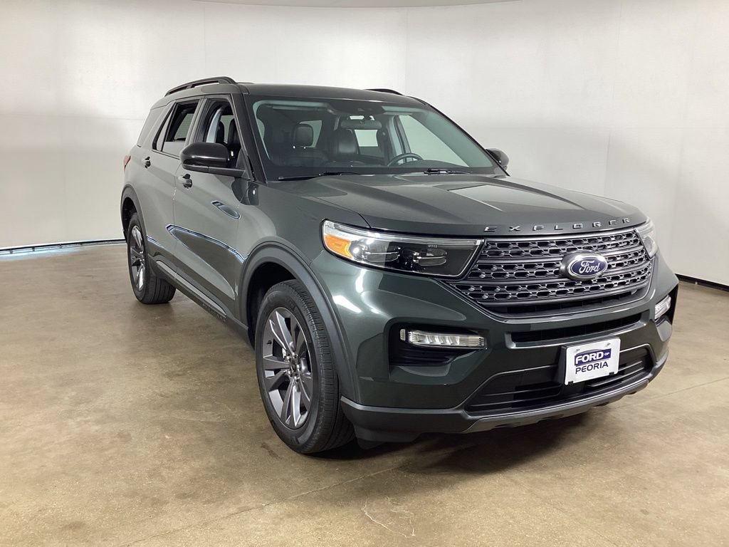Used 2024 Ford Explorer XLT w/ Equipment Group 202A AWD/4WD image 3
