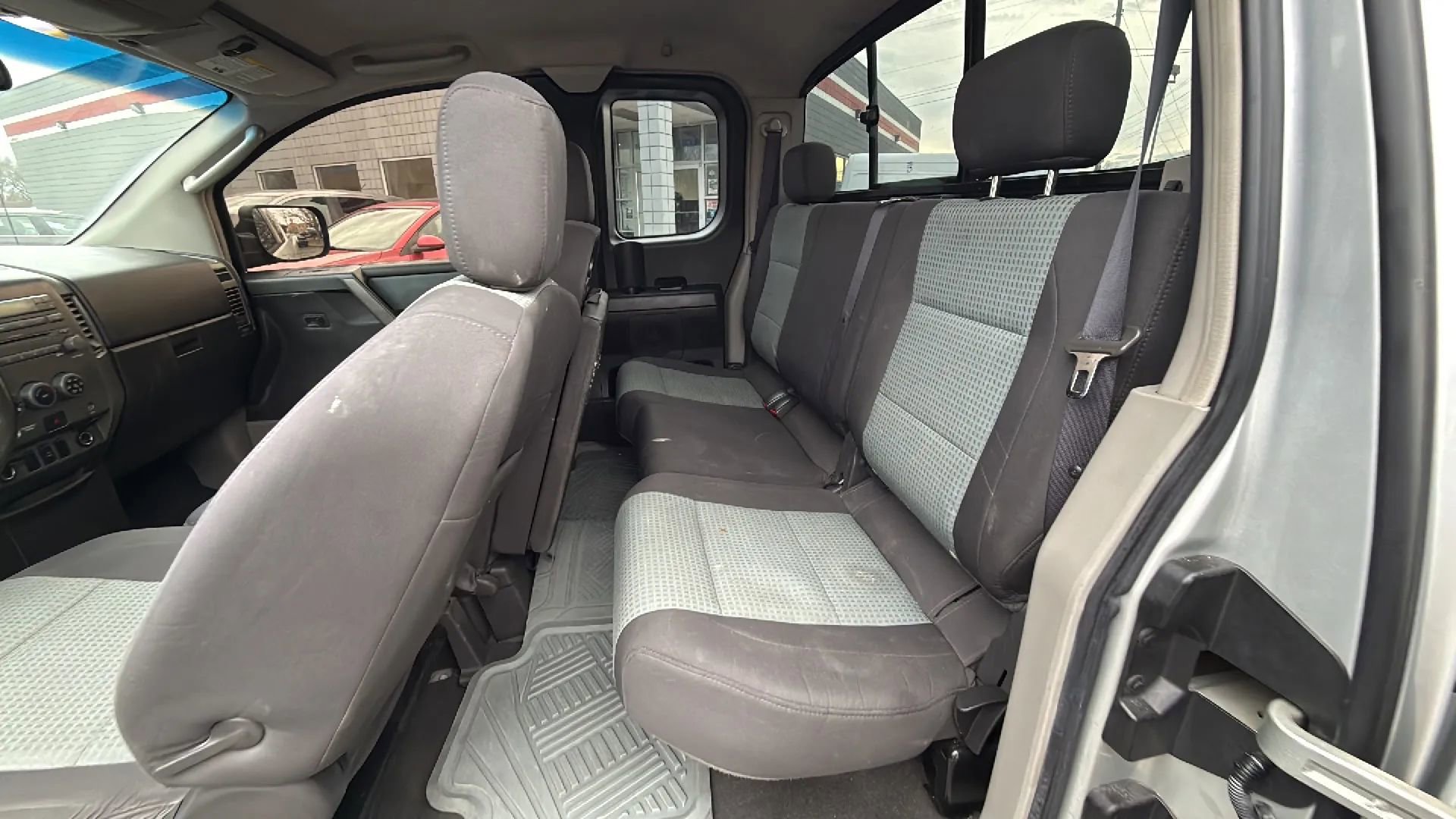 Used 2004 Nissan Titan SE w/ (Bed) Utility Bed Pkg image 12