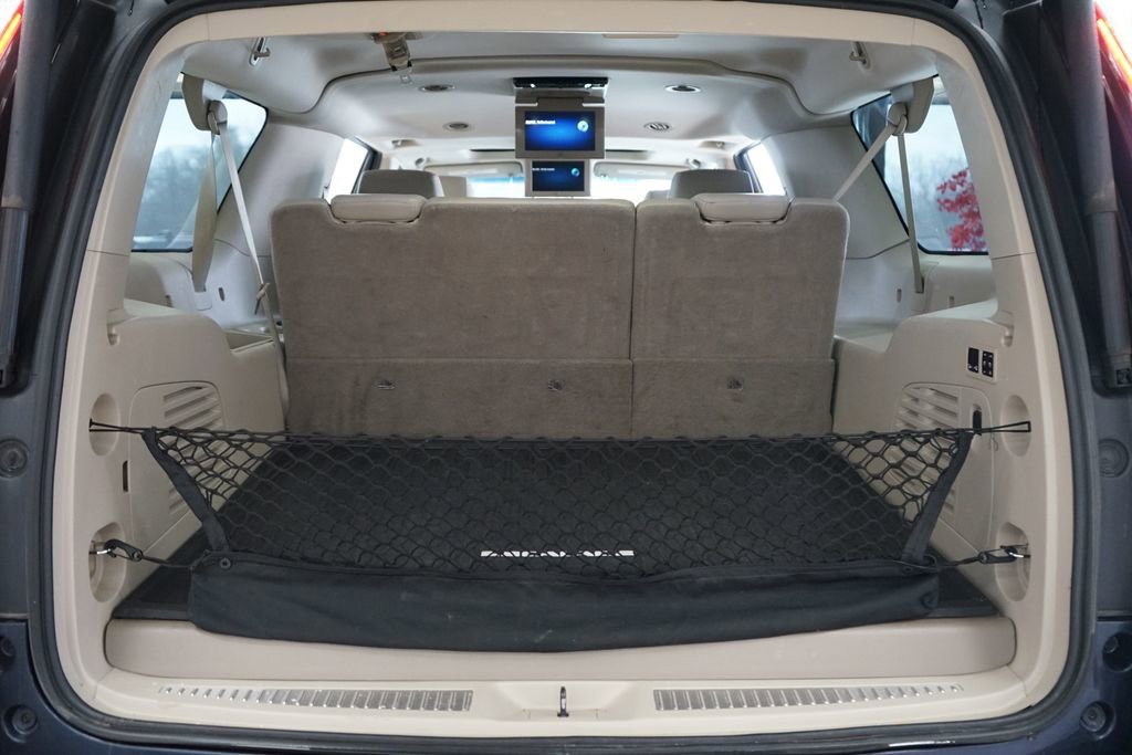 Used 2017 Cadillac Escalade ESV Luxury image 56