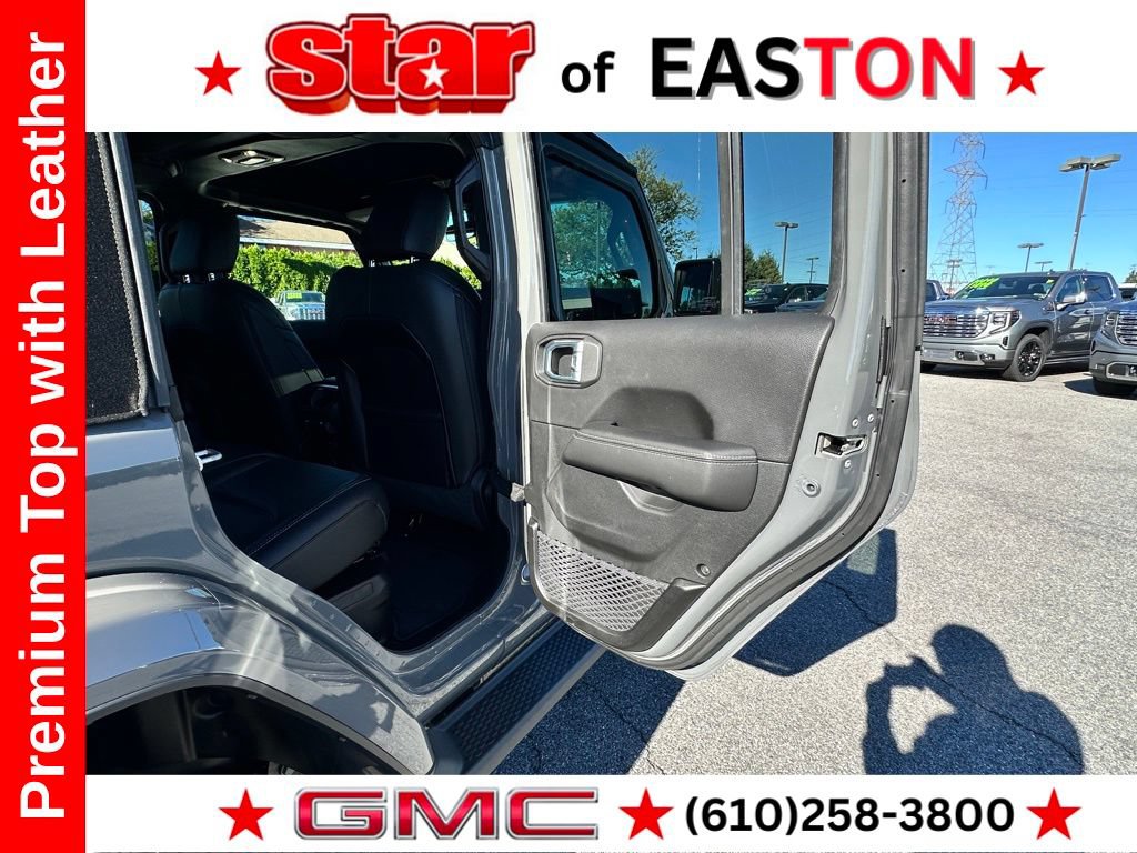 Used 2023 Jeep Wrangler Unlimited Sahara w/ Cold Weather Group AWD/4WD image 16