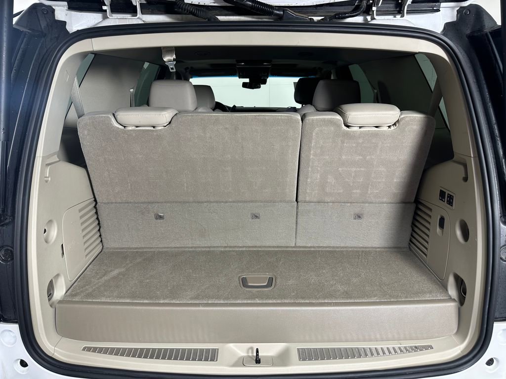 Used 2019 Cadillac Escalade Premium Luxury AWD/4WD image 6