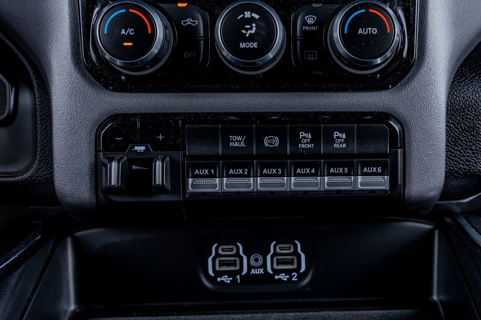 Used 2024 RAM 3500 Lone Star w/ Night Edition image 29