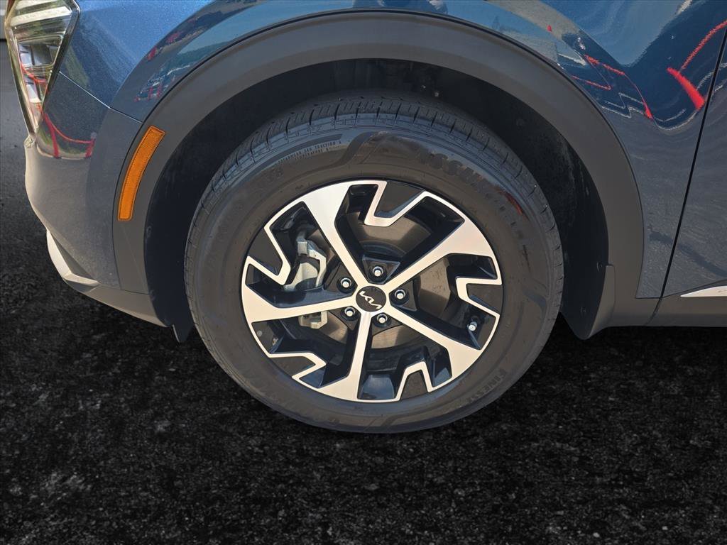 Used 2025 Kia Sportage EX w/ EX Premium Package image 9