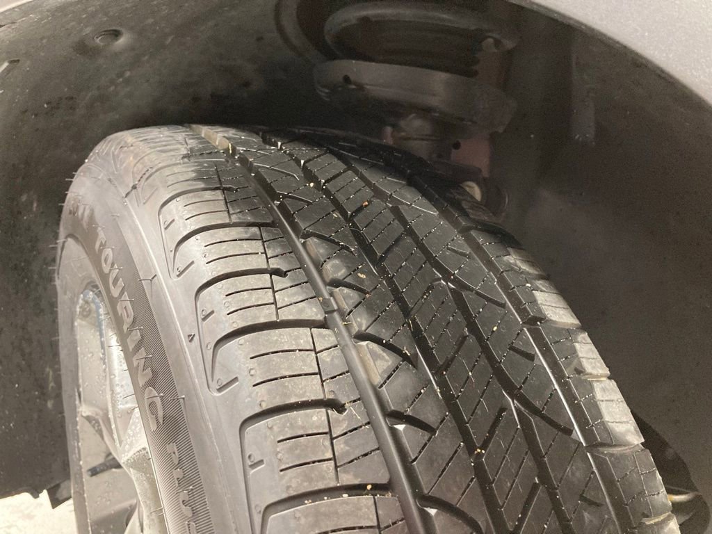 Used 2024 Chevrolet Trax LT w/ LT Convenience Package image 25