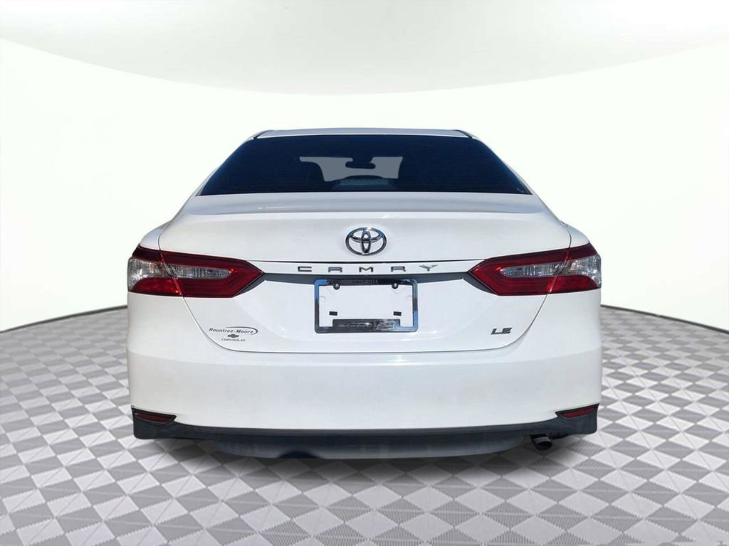 Used 2018 Toyota Camry LE image 5