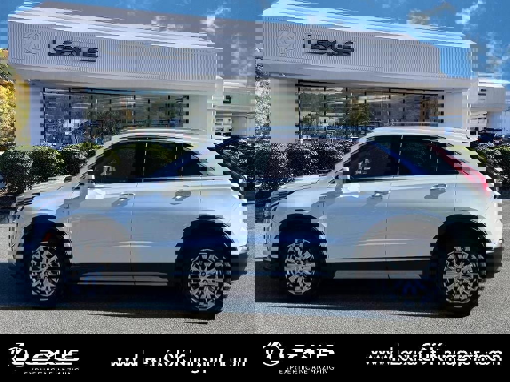 Used 2019 Cadillac XT4 Premium Luxury image 2