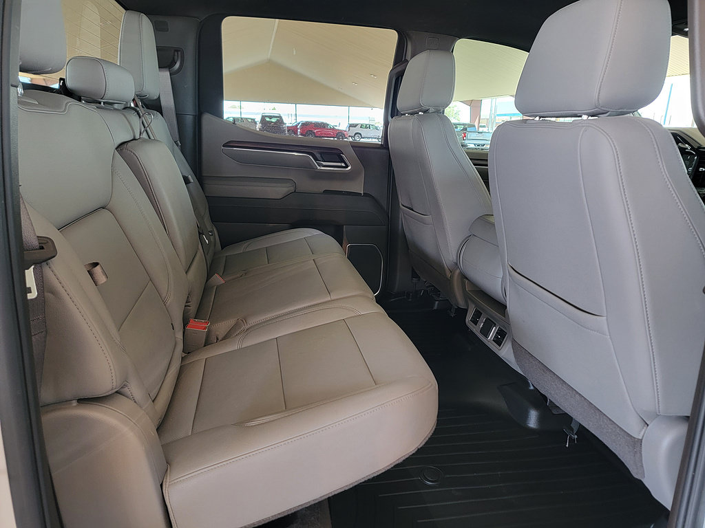 Used 2024 GMC Sierra 1500 SLT AWD/4WD image 7