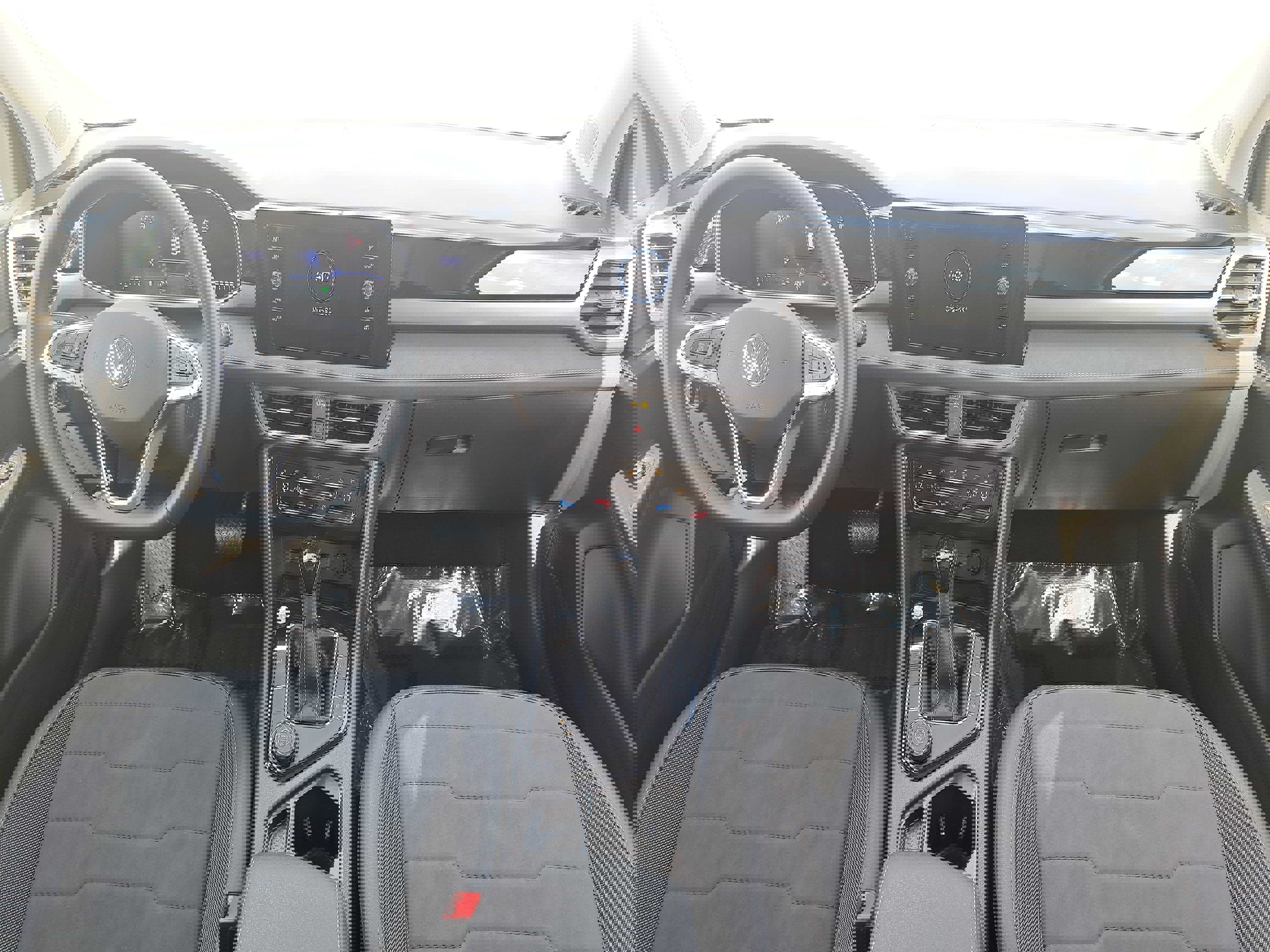 Used 2025 Volkswagen Taos SE AWD/4WD image 9