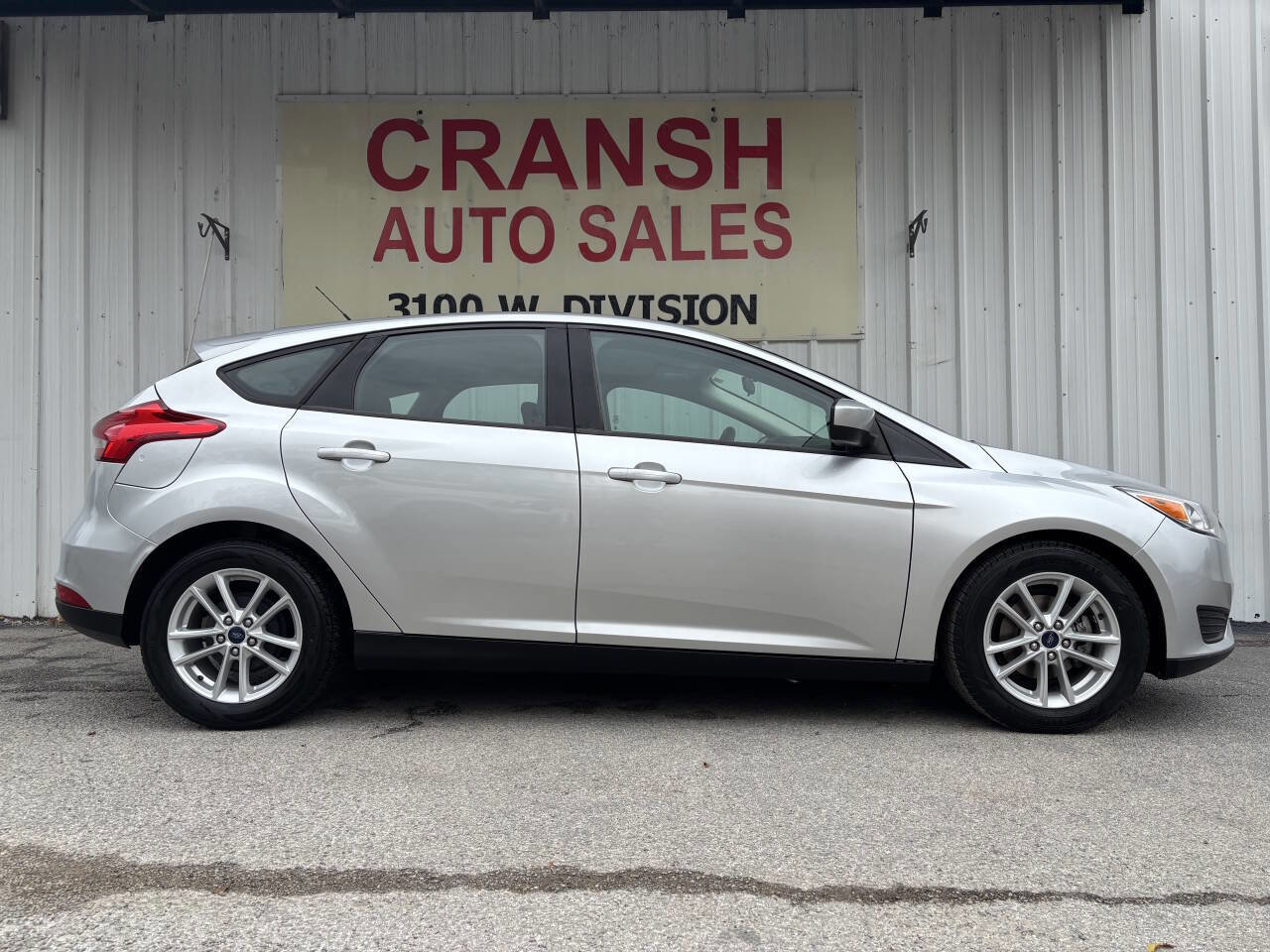 Used 2018 Ford Focus SE image 2