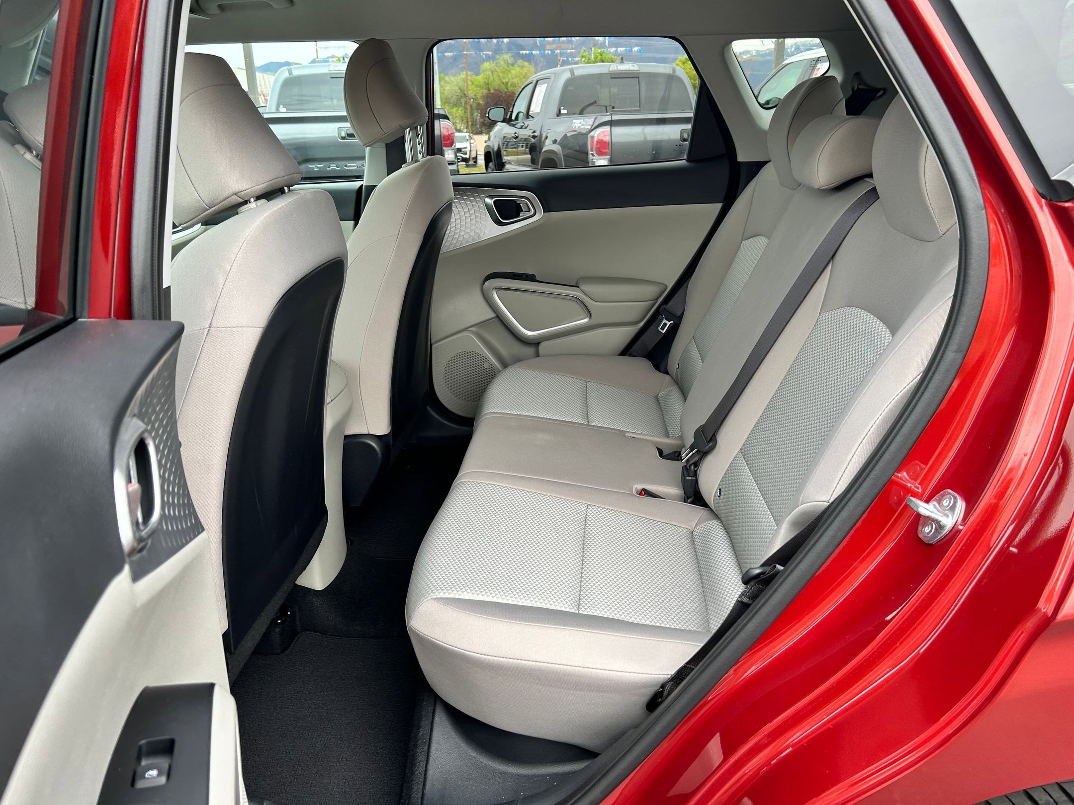 Used 2023 Kia Soul LX FWD image 24