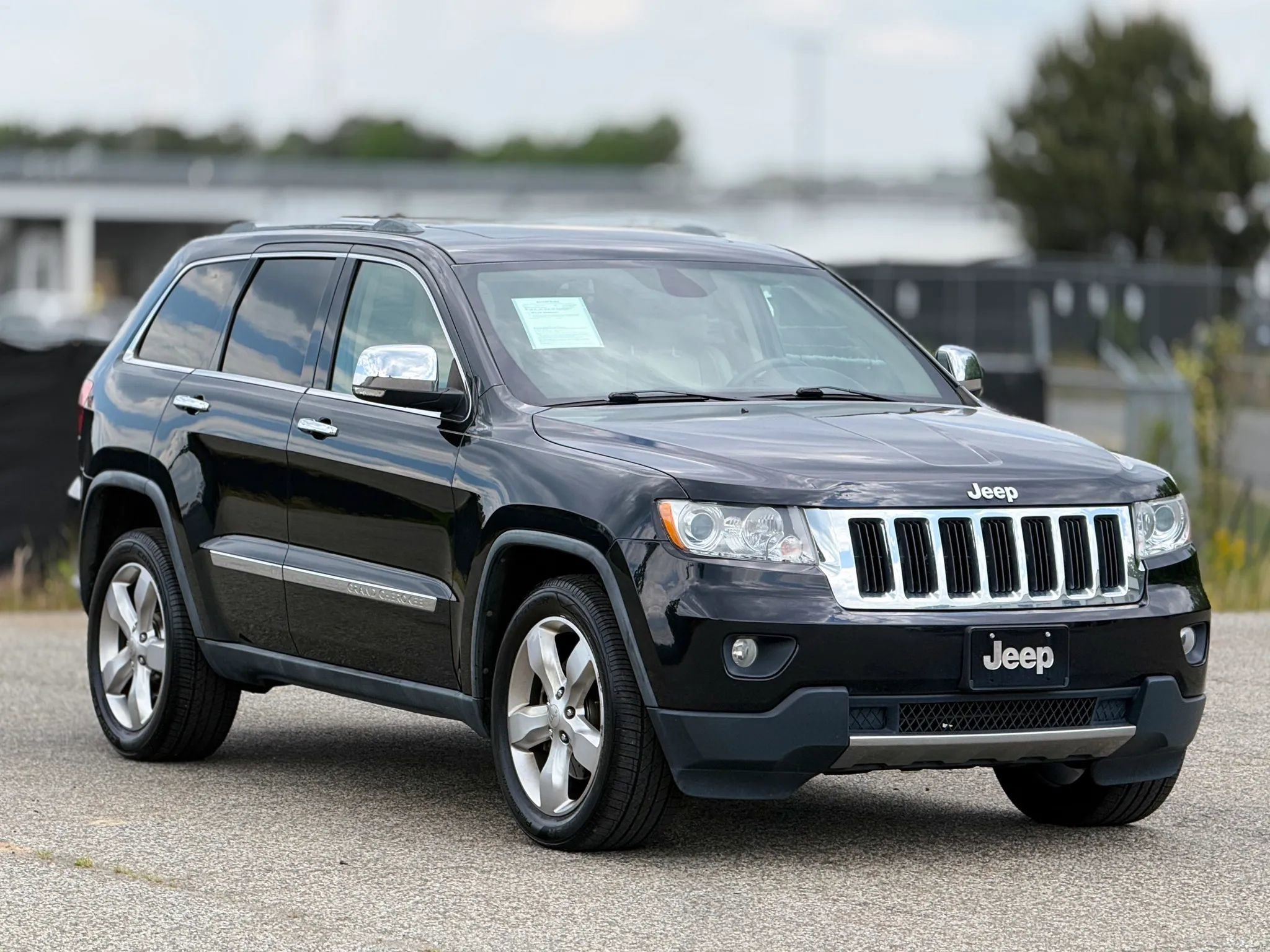 Used 2012 Jeep Grand Cherokee Limited AWD/4WD image 1