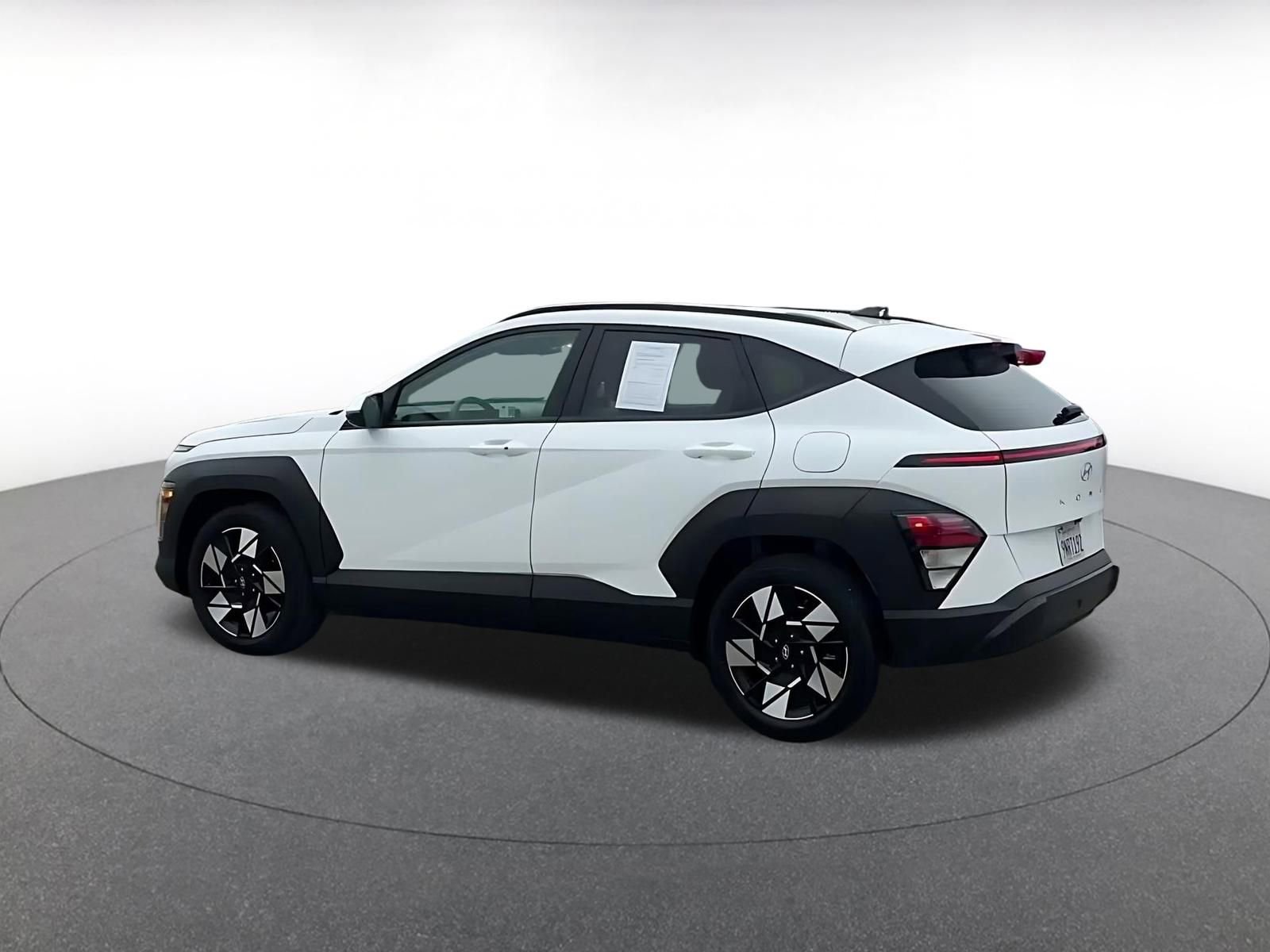 Used 2025 Hyundai Kona SEL image 11