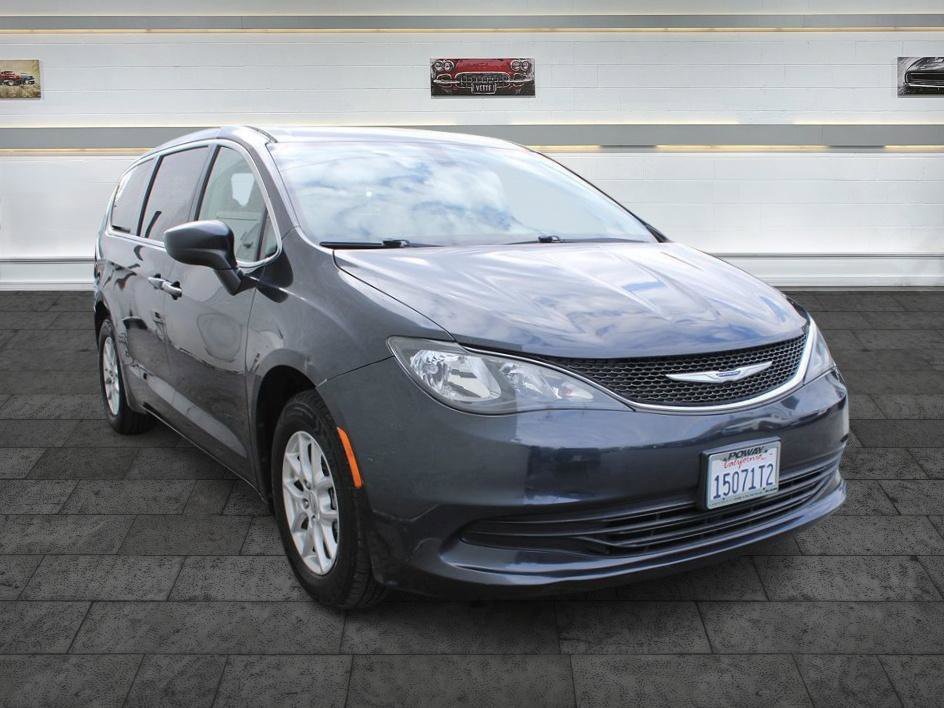 Used 2019 Chrysler Pacifica LX FWD image 1