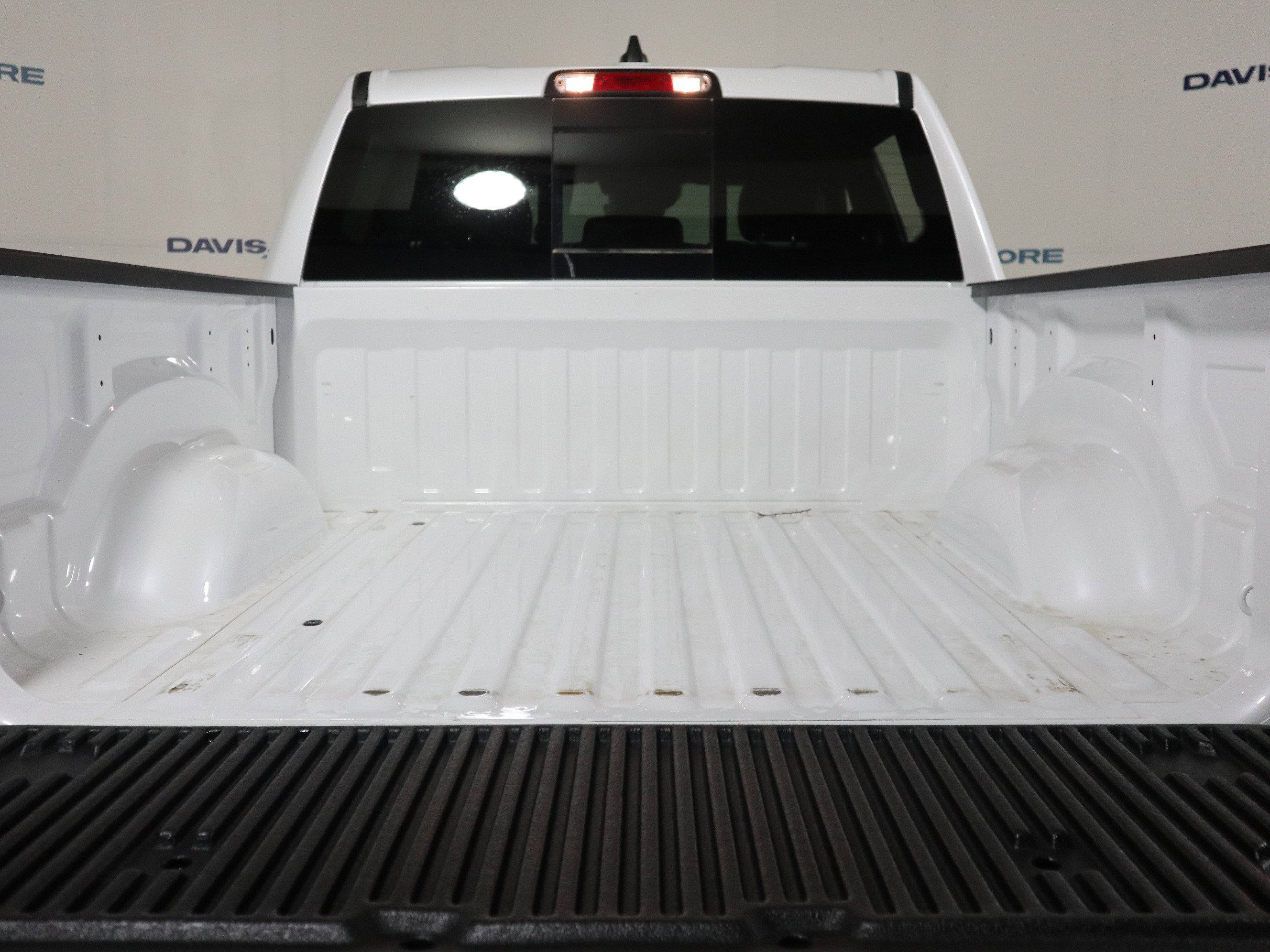 Used 2024 RAM 1500 Limited w/ Body Color Bumper Group image 8