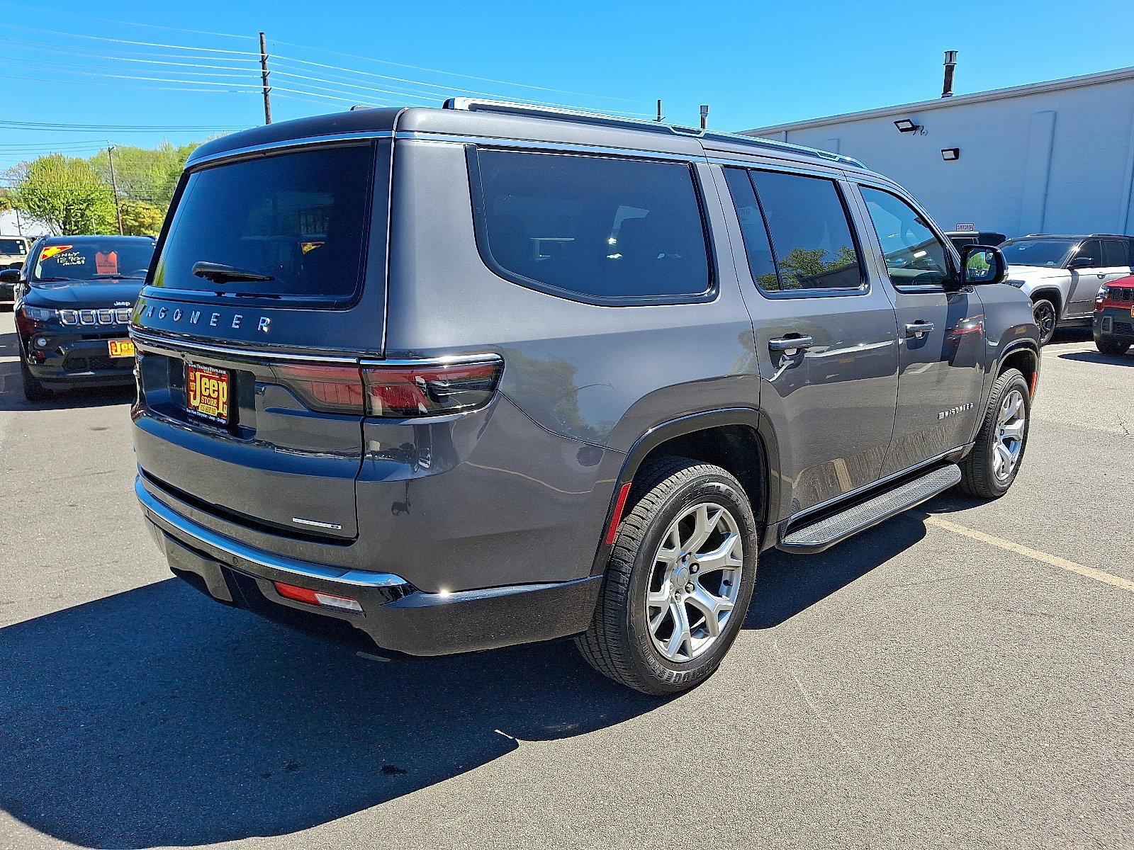 Certified 2022 Jeep Wagoneer Series II AWD/4WD image 6