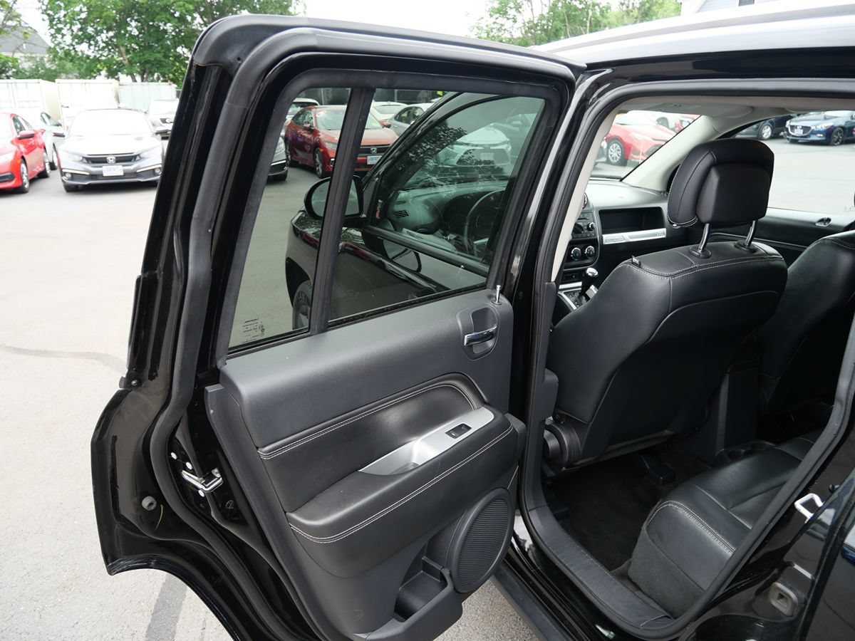 Used 2017 Jeep Compass High Altitude AWD/4WD image 27