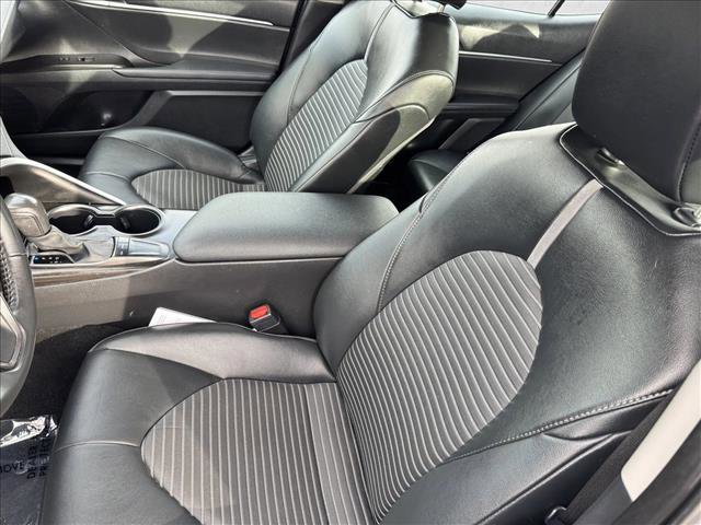 Used 2024 Toyota Camry SE image 10