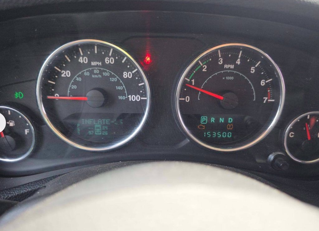 Used 2013 Jeep Wrangler Unlimited Sport w/ Connectivity Group AWD/4WD image 2
