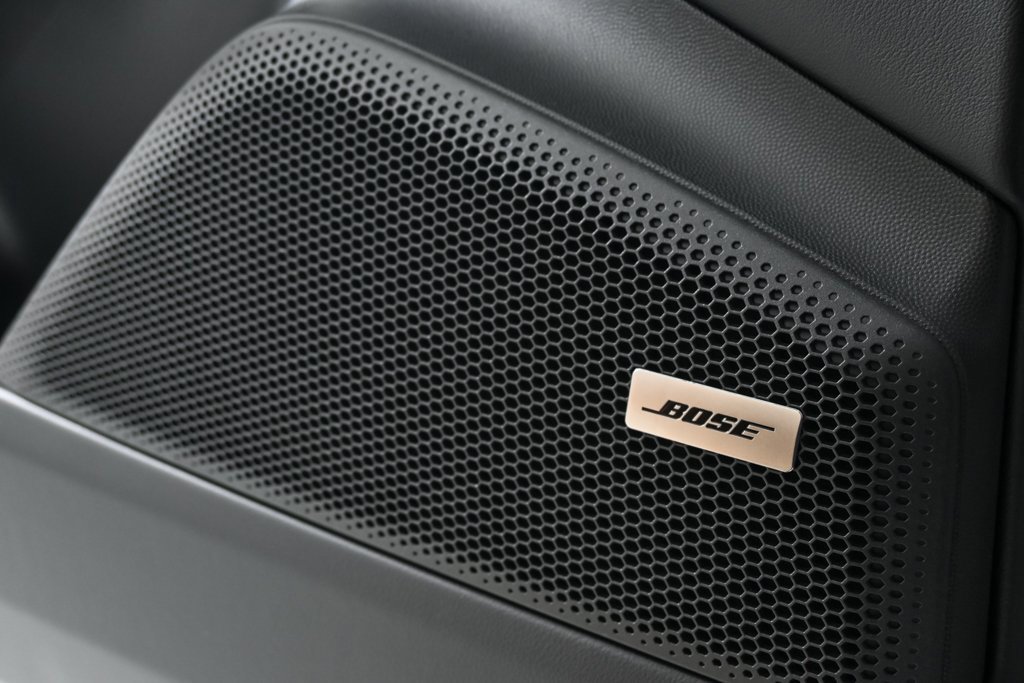 New 2025 Porsche Macan 4 Electric image 7