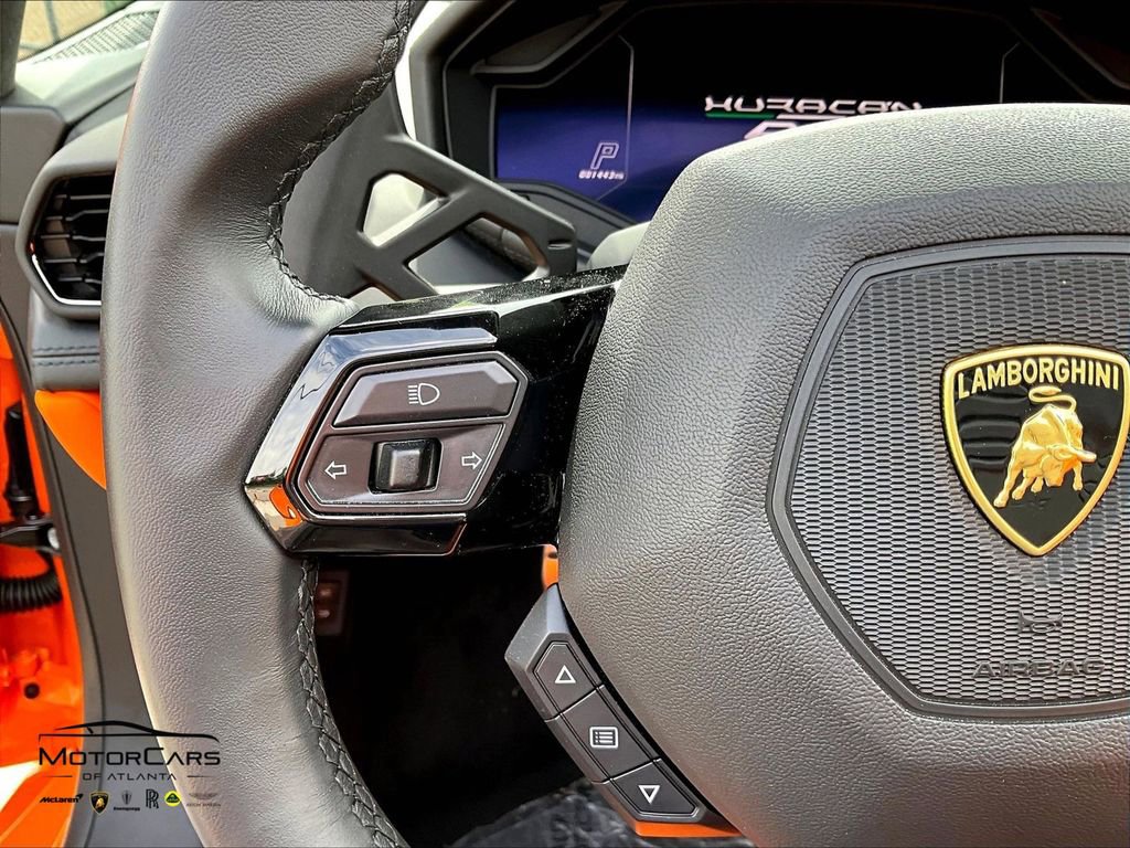 Used 2023 Lamborghini Huracan EVO RWD image 17