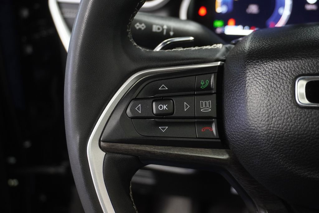 Used 2024 Jeep Grand Cherokee Limited w/ Luxury Tech Group II image 25