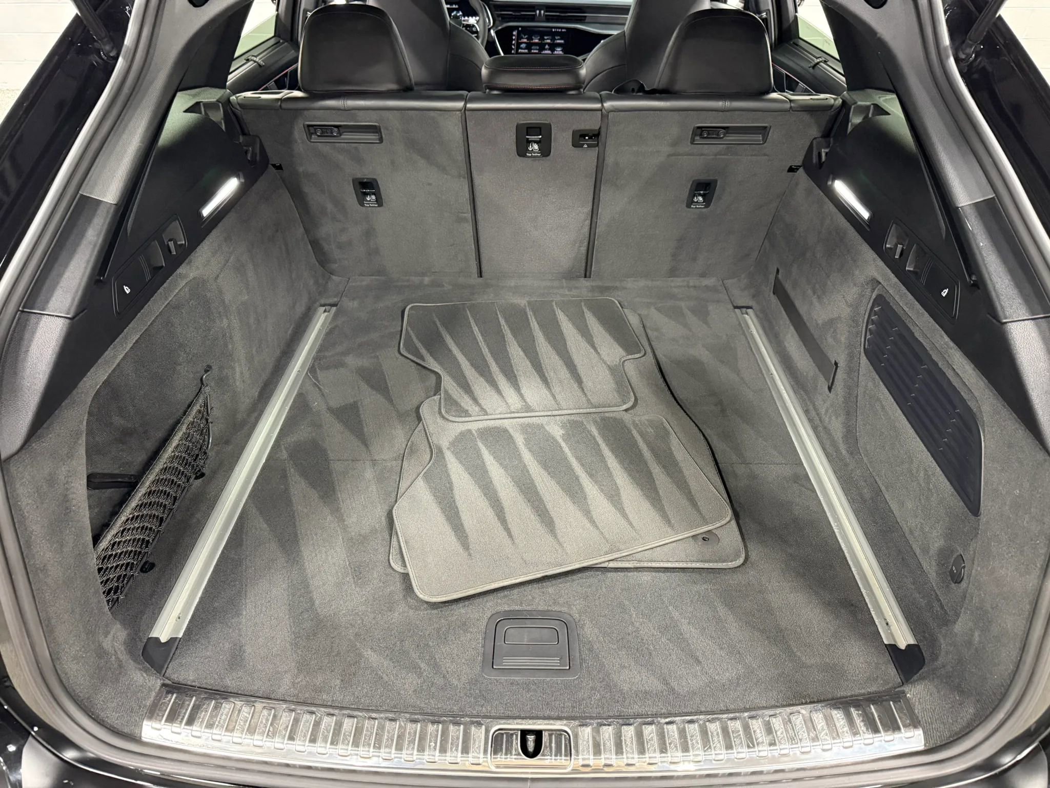 Used 2021 Audi RS 6 w/ Carbon Optic Package image 76