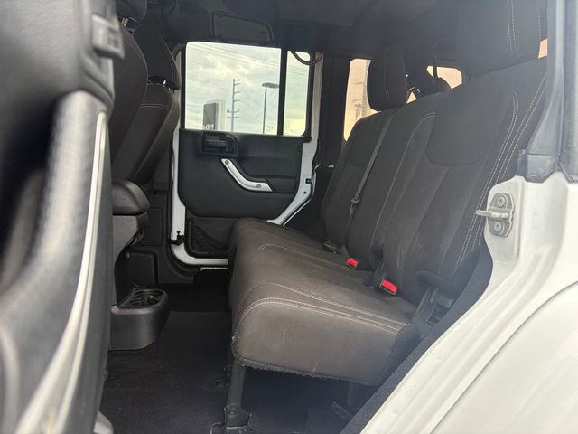 Used 2018 Jeep Wrangler Unlimited Sahara image 12